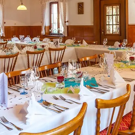 Gasthof Und Zum Kreuz Hotel 3*